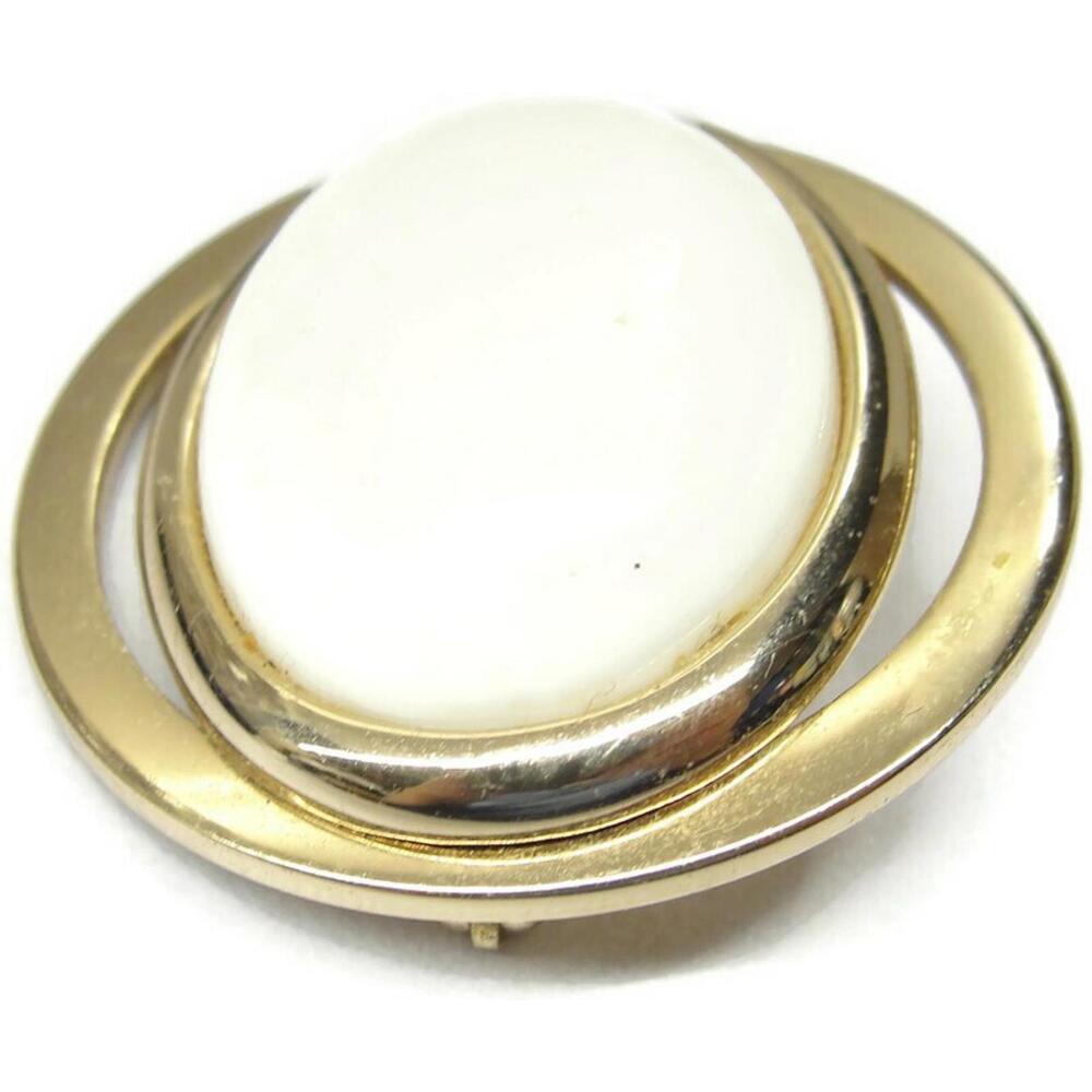 Vintage Avon Brooch Costume Jewelry White Glass Oval Center on Gold Tone - Picture 12 of 12
